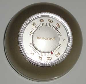 honeywell thermostat containing mercury. wikimedia commons photo.